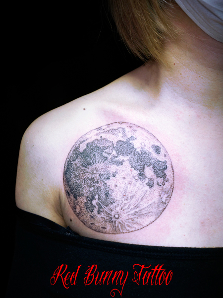    ^gD[fUC  moon tattoo