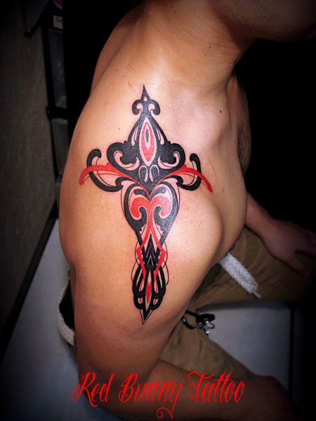 ピンスト クロス 十字架 トライバル タトゥー tribal tattoo デザイン