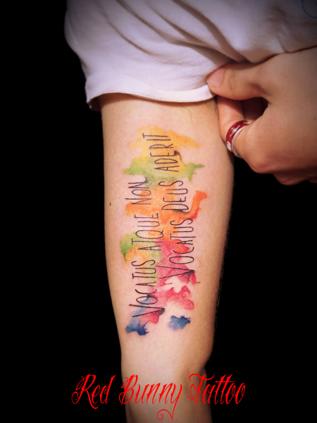 watercolor tattoo 文字のタトゥーデザイン