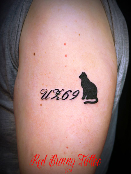 ネコと文字 タトゥーデザイン cat&letter tattoo