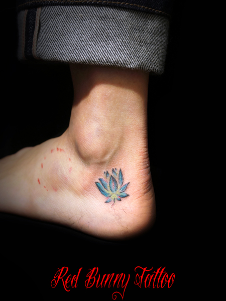 蓮 水彩画 タトゥーデザイン ワンポイント・女性・lotus tattoo