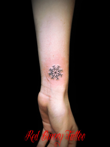 雪の結晶 タトゥーデザイン snow tattoo ワンポイントタトゥー