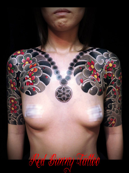 桜散らし　女性の刺青・和彫り　japanese tattoo