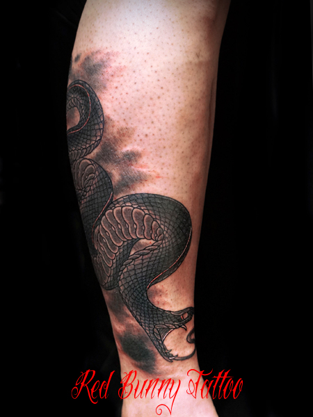 蛇のタトゥーデザイン ふくらはぎ snake tattoo