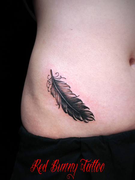 羽根・フェザーのタトゥーデザイン feather tattoo