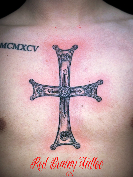 アンティーク調のクロス・十字架のタトゥーデザイン