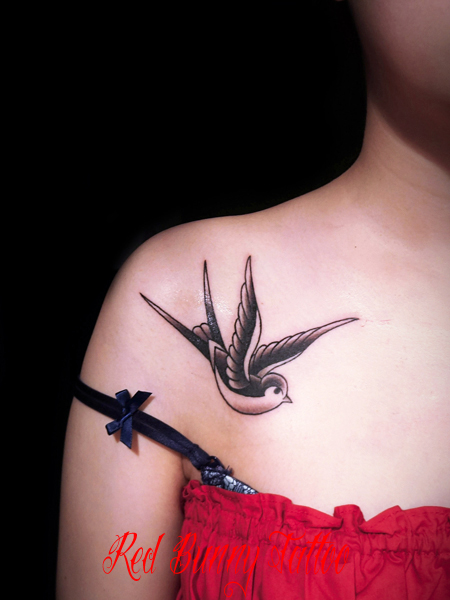 対のツバメのタトゥーデザイン swallow girl tattoo