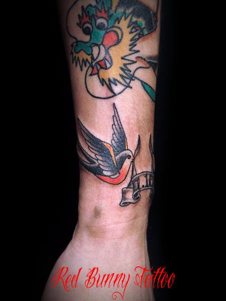 ツバメ 鳥 タトゥーデザイン アメリカントラディショナル swallow tattoo