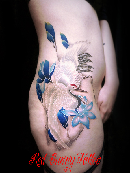 鶴と木蓮の刺青・タトゥーデザイン　女性の脇腹　crane japanese woman tattoo