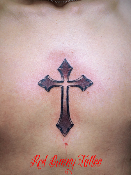 クロス・十字架のタトゥーデザイン 胸 