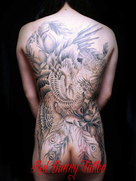 鳳凰 蓮 背中一面 女性の刺青 和彫り japanese style tattoo irezumi