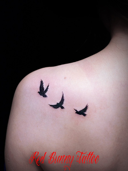 鳥のタトゥーデザイン  small bird tattoo 女性 ワンポイントタトゥー
