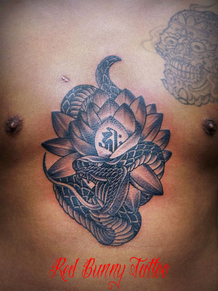 蛇と蓮と梵字のタトゥーデザイン　