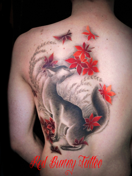 狐と紅葉の刺青・タトゥーデザイン fox tattoo