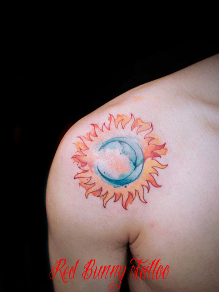 太陽と月 水彩画 ウォーターカラー タトゥーデザイン sun moon water color tattoo