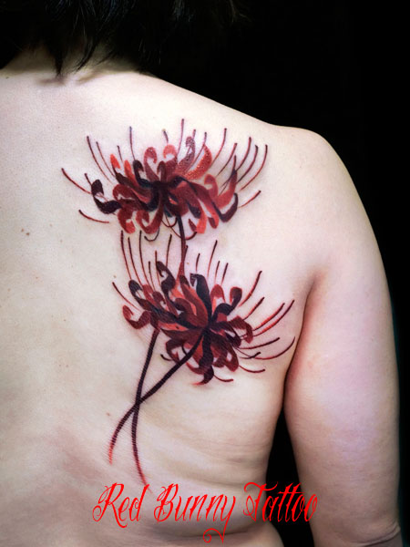 彼岸花・曼殊沙華の刺青・タトゥーデザイン　花・植物のタトゥーデザイン　女性