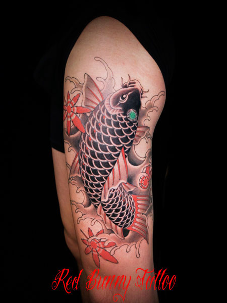 鯉と紅葉の刺青・タトゥーデザイン　腿