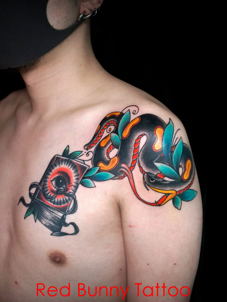 蛇 肩 アメリカントラディショナル　オールドスクール　タトゥーデザイン