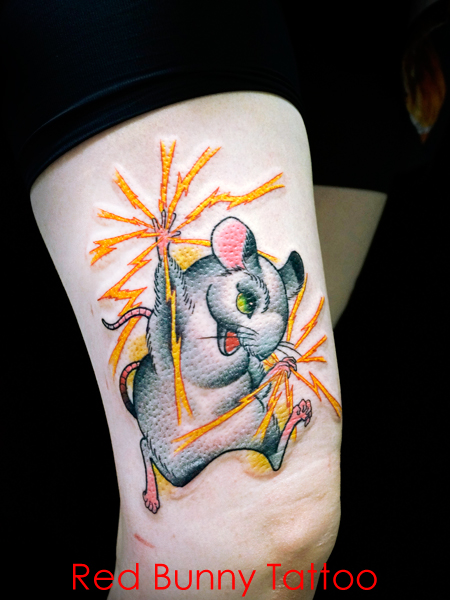 稲妻ネズミ 妖怪 キャラクター タトゥーデザイン 女性 腿