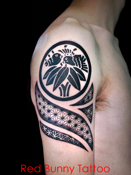 家紋と伝統模様の和柄トライバル　タトゥーデザイン