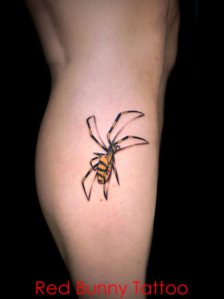 蜘蛛・スパイダーのタトゥーデザイン　spider tattoo ふくらはぎ