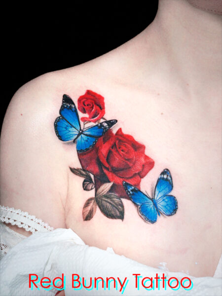 バラと蝶のタトゥーデザイン　植物と花のタトゥー　女性の胸  rose&butterfly tattoo