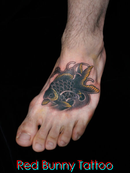 金魚の刺青・タトゥーデザイン　足の甲・縁起物・Goldfish tattoo