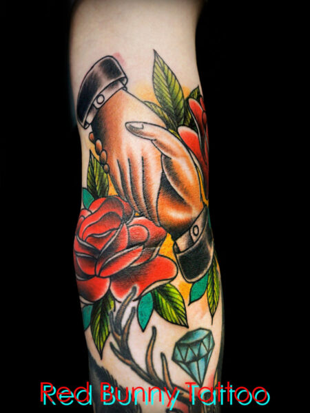 バラとシェイクハンズタトゥーデザイン アメリカントラディショナル　オールドスクール shakehands rose tattoo