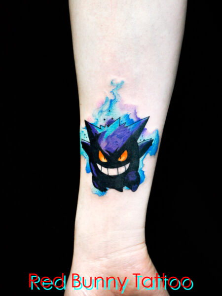 ゲンガー　ポケモンのタトゥーデザイン　ウォーターカラー・水彩タトゥー・女性の手首 pokemon tattoo