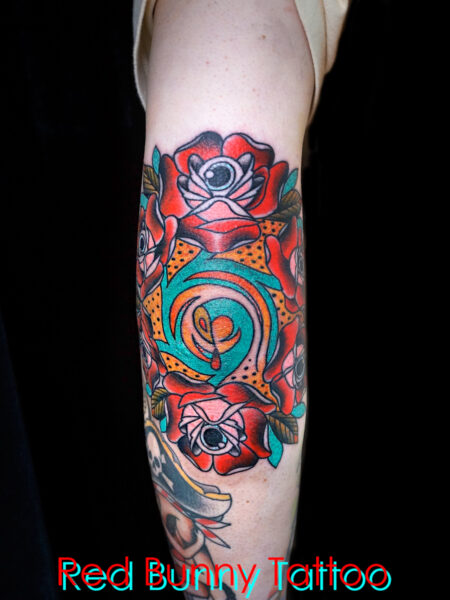バラのタトゥーデザイン　肘・アメリカントラディショナル・トラッド・花・rose tattoo