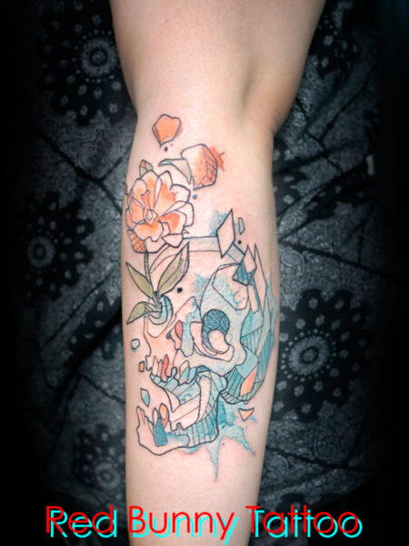 スカルと花の水彩画風タトゥーデザイン　マグヌスデザイン・ドクロ・ウォーターカラー・water color skull tattoo・
