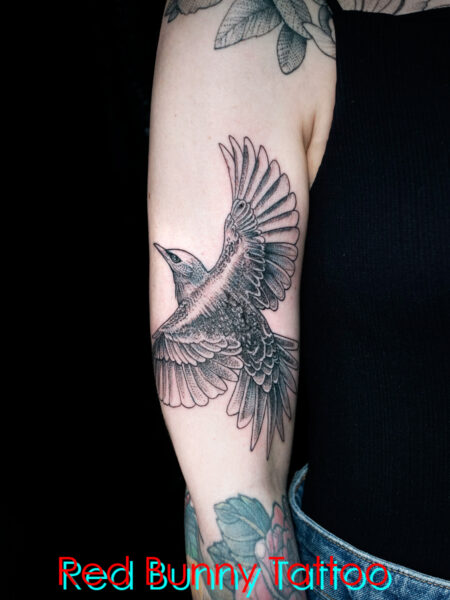 鳥のタトゥーデザイン　ドットタトゥー・bird tattoo