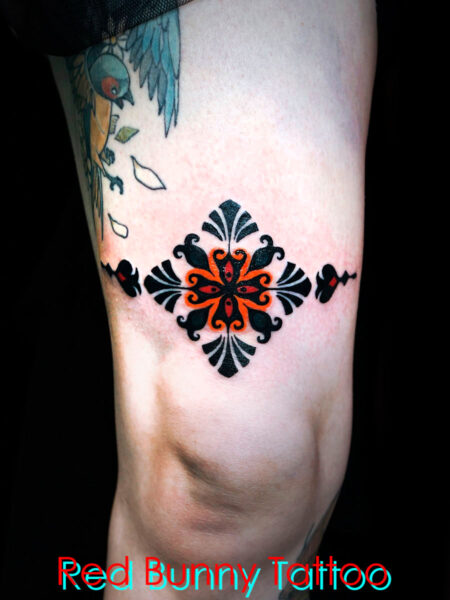 アラベスク模様のタトゥーデザイン　蔦模様・女性の足一周・arabesque design tattoo