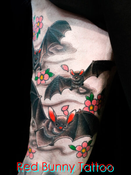 コウモリと桜のタトゥーデザイン　蝙蝠・腕・bat tattoo