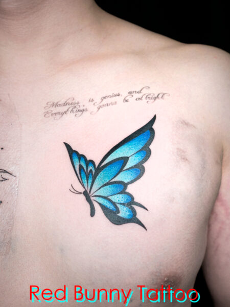 蝶のタトゥーデザイン　胸・トライバル・青色・butterfly tattoo