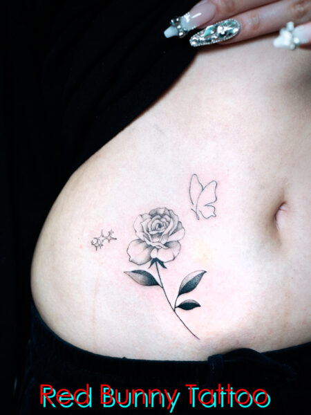 花・植物・フラワータトゥーデザイン　flower tattoo 女性　バラ　脇腹