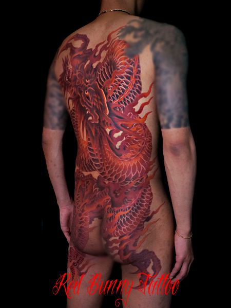 龍 刺青 和彫り 背中 タトゥーデザイン