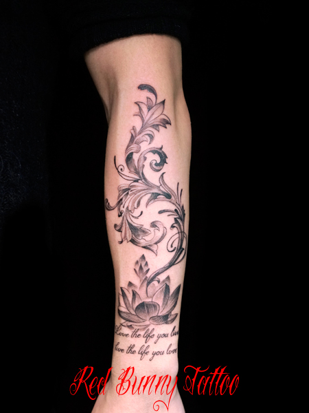 蝶と花のタトゥーデザイン紹介 ワンポイント 女性 Butterfly Flower Tattoo 蝶と花のタトゥーデザイン紹介 ワンポイント 女性 Butterfly Flower Tattoo