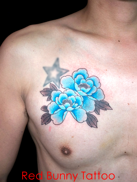 牡丹　花　タトゥーデザイン　胸　刺青