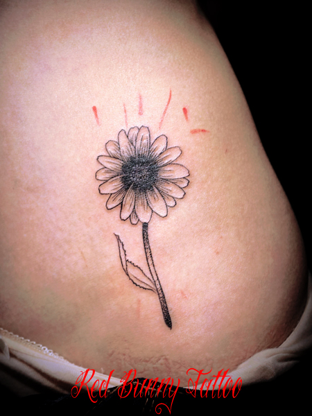 蝶と花のタトゥーデザイン紹介 ワンポイント 女性 Butterfly Flower Tattoo