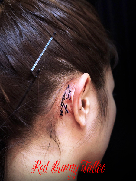 耳裏 首のワンポイント タトゥーデザイン 画像 東京 吉祥寺 Redbunnytattoo 耳裏 首のワンポイント タトゥーデザイン 画像 東京 吉祥寺 Redbunnytattoo